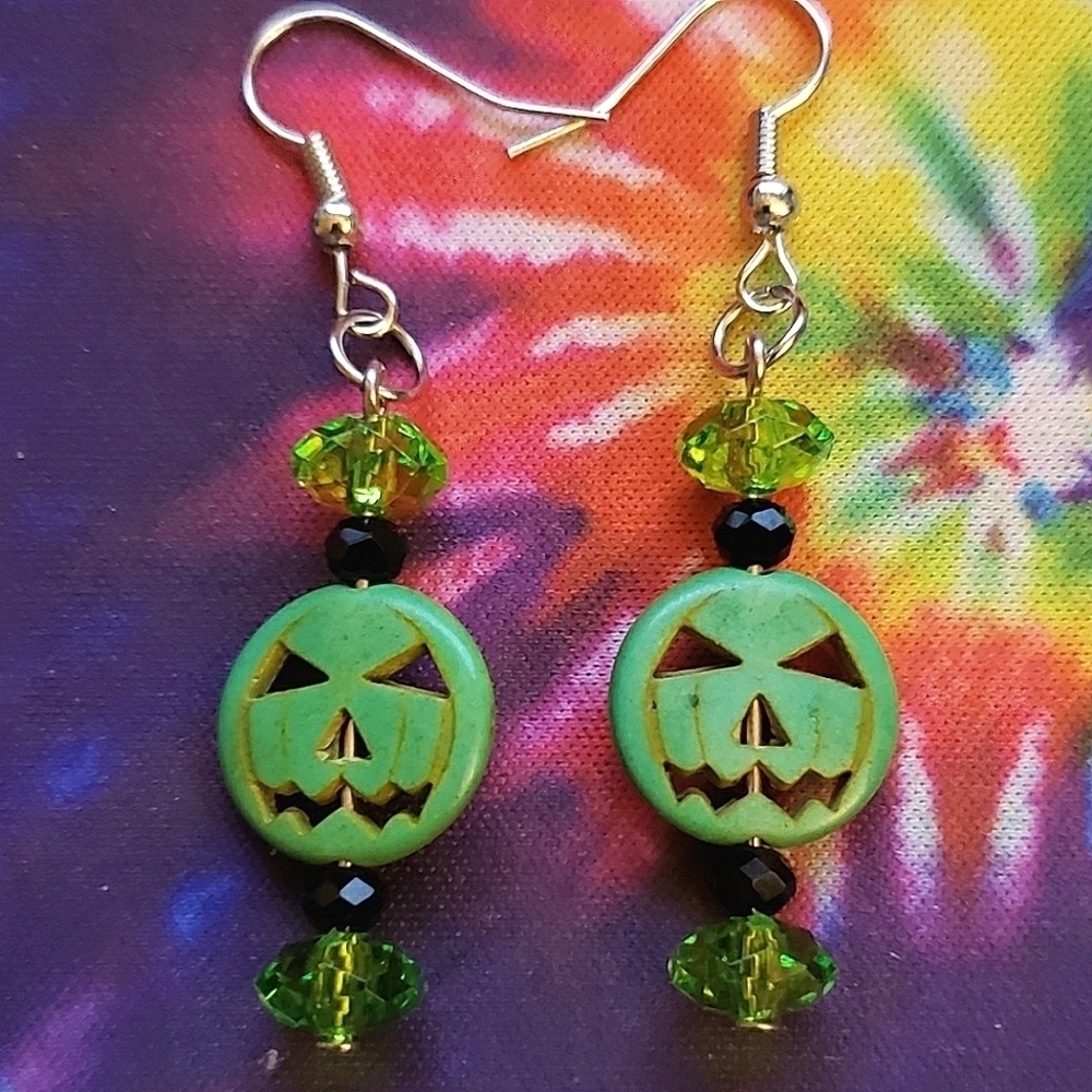 Handmade Green Black Beaded Halloween Pumpkin Dangle Earrings 10$